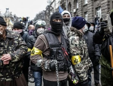 ΗΠΑ: «Κρίσιμες ώρες για Ουκρανία - Θα ξεσπάσουν βίαια επεισόδια λόγω Ρωσίας» - Στα «όπλα» χιλιάδες νεοναζί